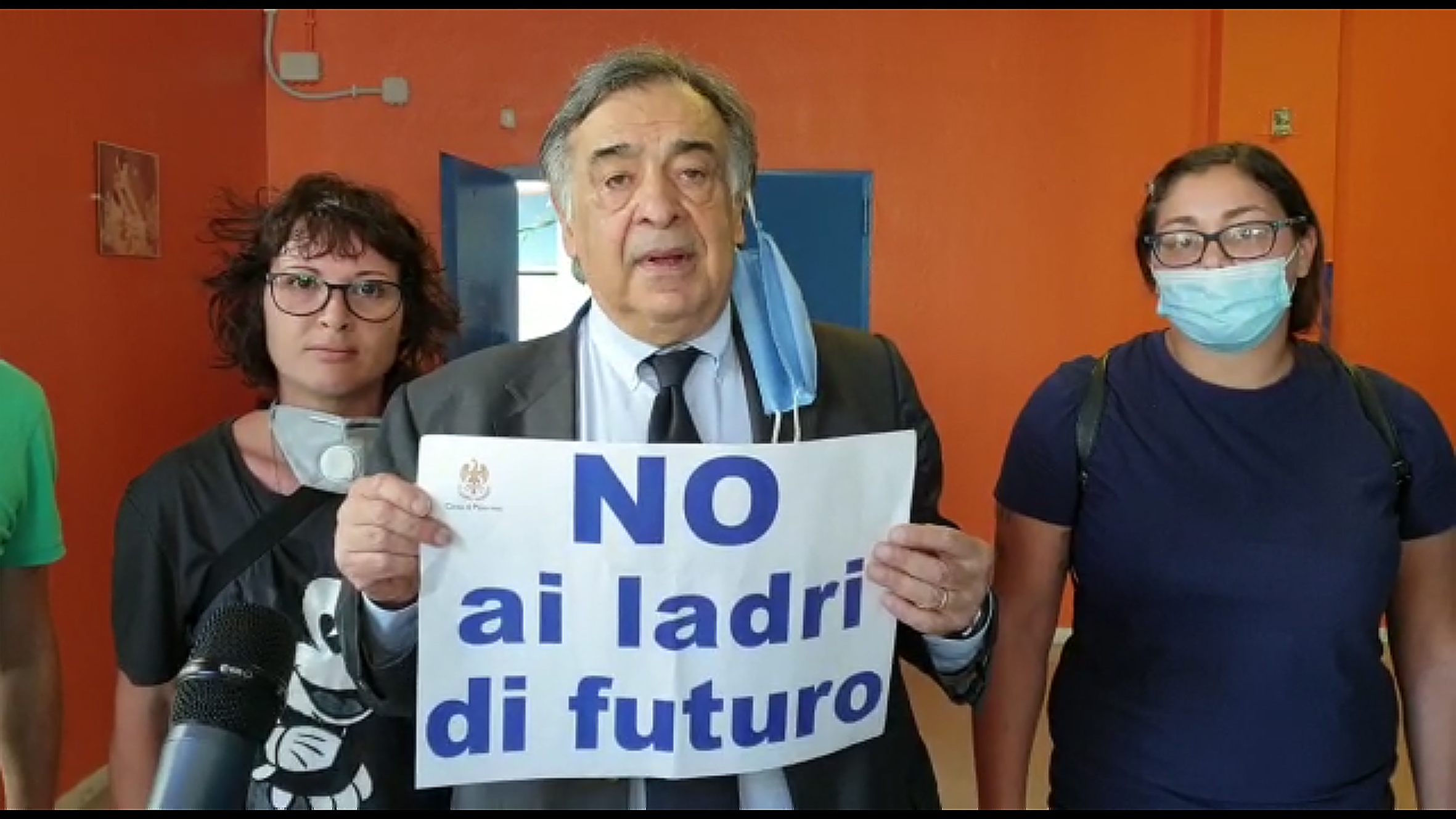 “No ai ladri di futuro”, il flash-mob della Giunta comunale di Palermo