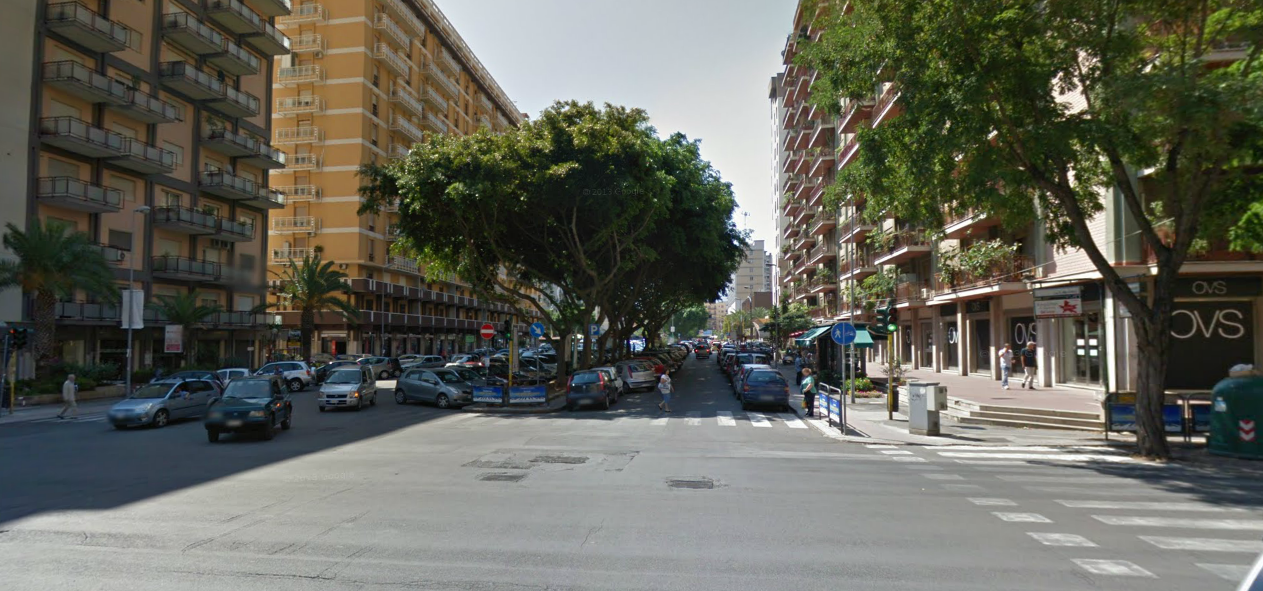 Incendio in casa a Palermo, muore una donna, salva la figlia: evacuato lo stabile