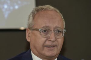 ROMA (ITALPRESS) - "Da anni sottolineiamo come lacci e lacciuoli burocratici minino dalla fondamenta...