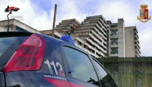 NAPOLI (ITALPRESS) - Dalle prime luci dell'alba e' in corso a Napoli una maxi operazione di...