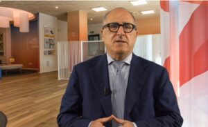 MILANO (ITALPRESS) - A pochi giorni dal via all'Offerta Pubblica di Scambio lanciata da Intesa...