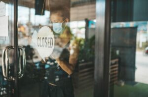 ROMA (ITALPRESS) - E' pesante il bilancio del mercato turistico alberghiero a giugno 2020: il calo...