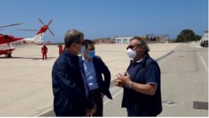 LAMPEDUSA AGRIGENTO (ITALPRESS) - "La cosa che mi stupisce oggi e' che il presidente della Regione...
