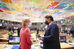 BRUXELLES (BELGIO) (ITALPRESS) - Continua dopo cena il primo giorno del vertice Ue, il primo in...