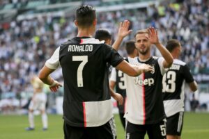 TORINO (ITALPRESS) - "Una vittoria molto importante! Ci siamo quasi ragazzi! Andiamo!". Cristiano...