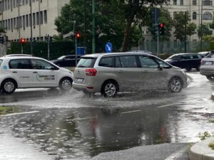 MILANO (ITALPRESS) - Allagamenti a Milano dopo la bomba d'acqua che ha colpito la citta' questa...