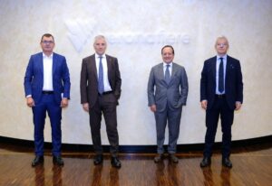VERONA (ITALPRESS) - Il Gruppo Veronafiere ha sottoscritto con Intesa Sanpaolo un finanziamento di...