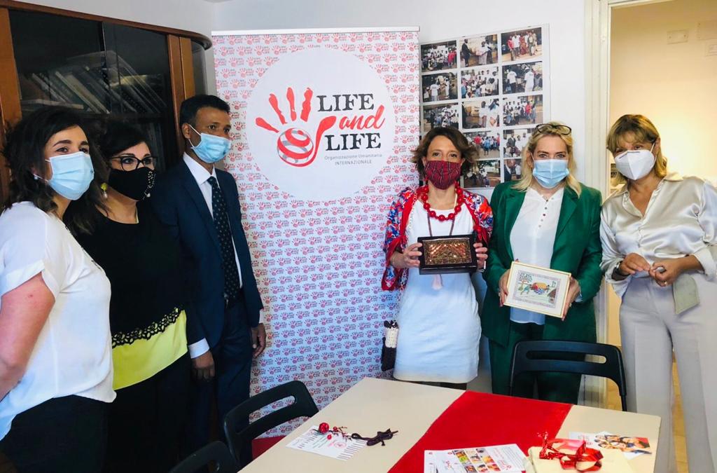 Ministra per le Pari Opportunità, Elena Bonetti, incontra l’organizzazione umanitaria LIFE and LIFE