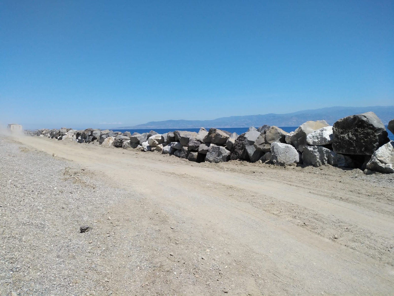 Erosione costiera a Messina, si progetta la difesa del litorale di Galati Marina