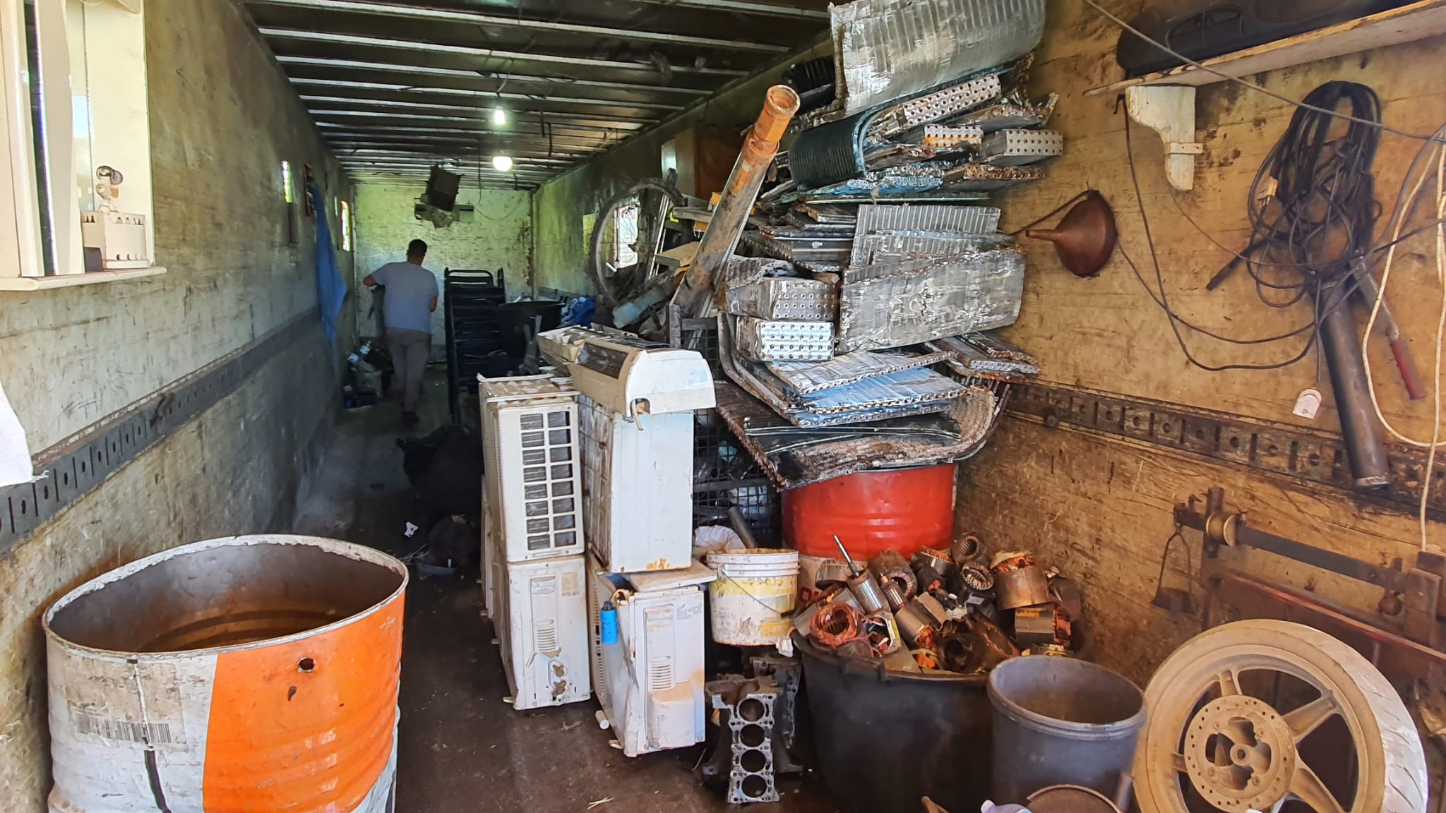 Stoccaggio illecito di rifiuti: sequestrato un container a Palermo