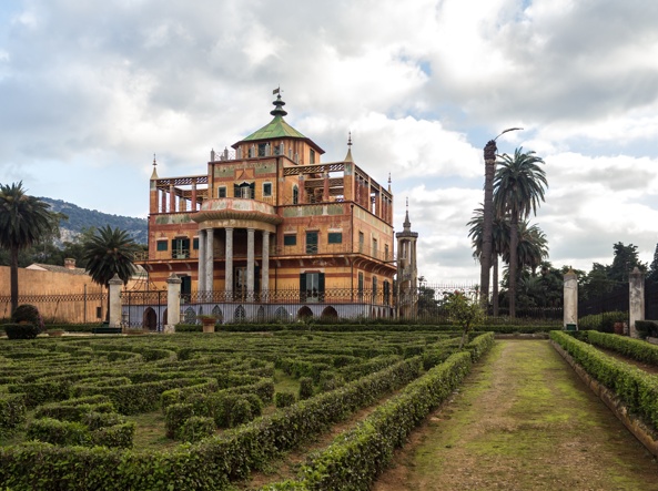Giallo a Palermo, uomo trovato morto nel giardino della Palazzina Cinese