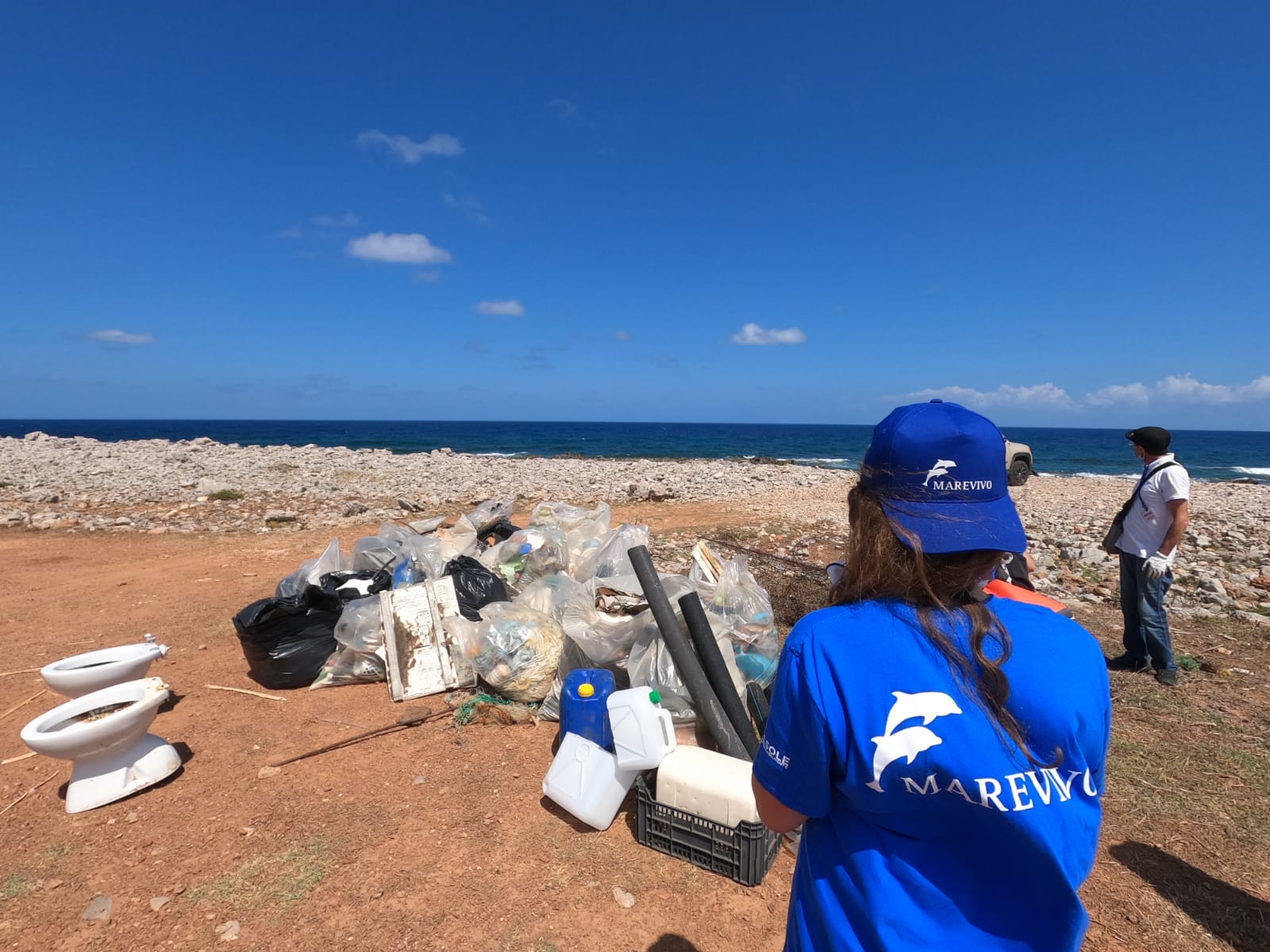 Spiaggia di San Vito ripulita da cittadini e volontari di Marevivo