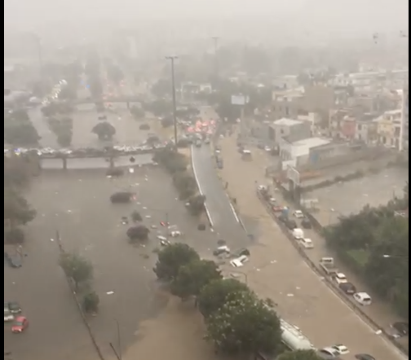 Palermo allagata, violento nubifragio paralizza la città:  due vittime in un’auto