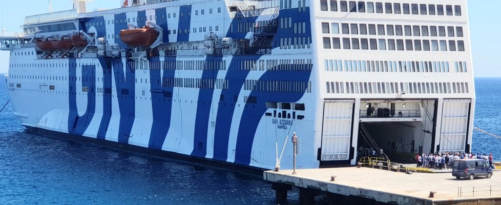 Lampedusa al collasso, il Viminale invia altre tre navi quarantena