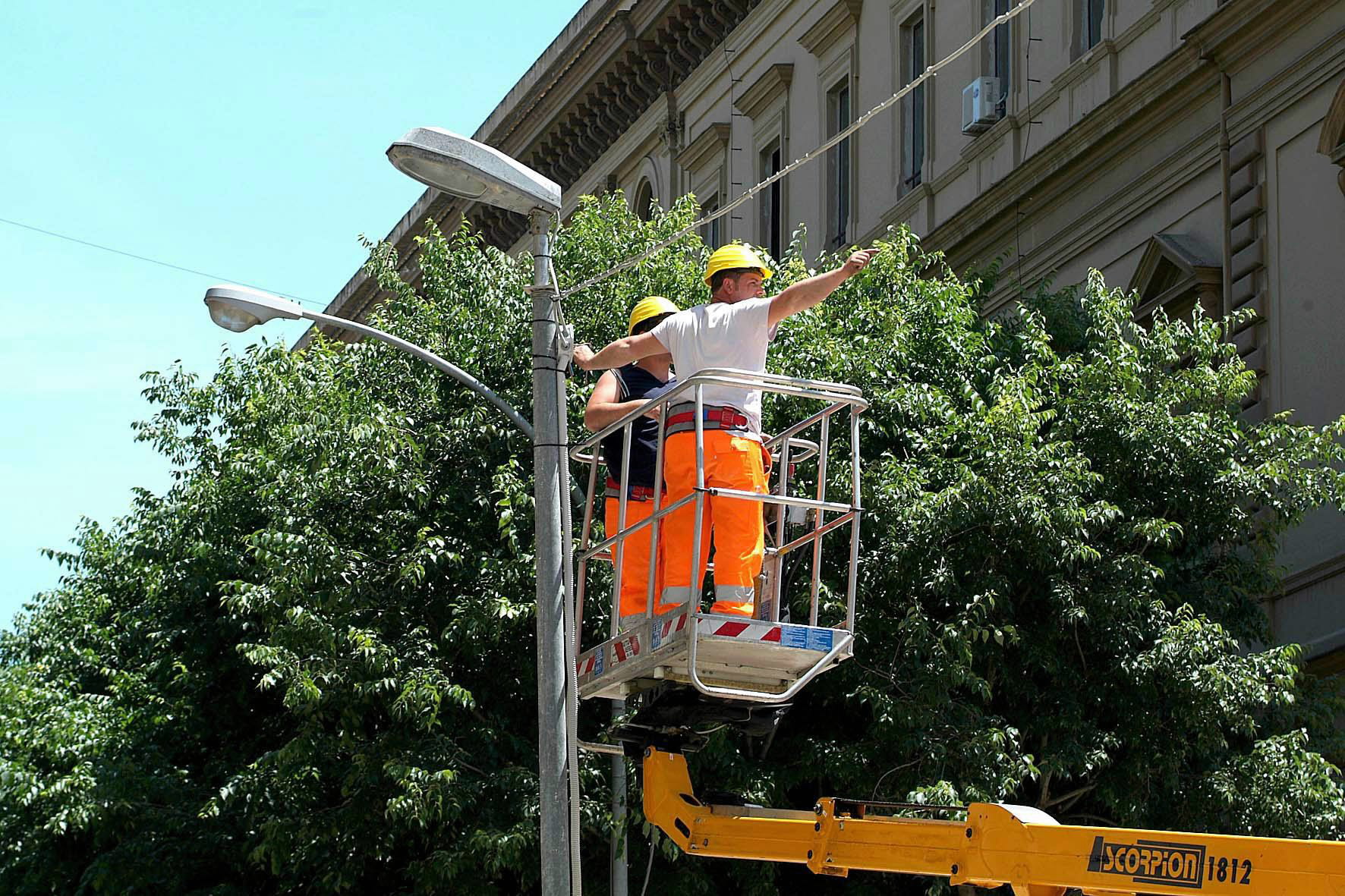 Illuminazione pubblica Palermo, entro il 2025 sarà rifatta in tutta la città
