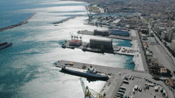 Negativo il passeggero trasportato ieri in ambulanza dal porto di Palermo al Cervello