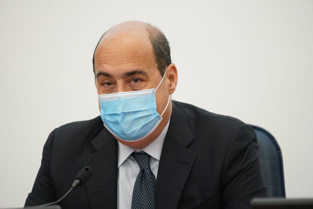 Zingaretti “Scellerati per farsi pubblicita’ si tolgono la mascherina”