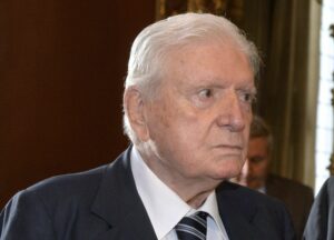 ROMA (ITALPRESS) - E' morto, all'eta' di 96 anni, il giornalista Sergio Zavoli. Nato a Ravenna...