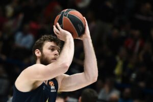 ORLANDO (USA) (ITALPRESS) - In un programma Nba aperto dalla vittoria di San Antonio su Utah con il...