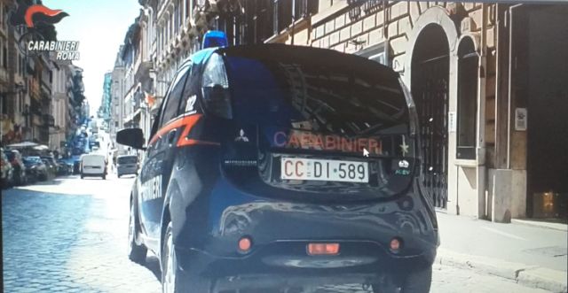 Violenza sessuale su aspiranti attrici, arrestato finto regista a Roma