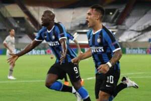 DUSSELDORF (GERMANIA) (ITALPRESS) - L'Inter regala spettacolo e vola in finale di Europa League. In...