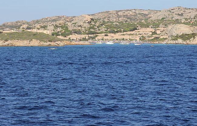 26 positivi alla Maddalena, turisti bloccati lasciano resort