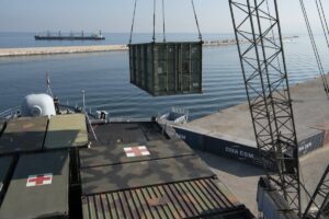 ROMA (ITALPRESS) - Ieri sera è arrivata presso il porto di Beirut nave San Giusto, partita 5 giorni...