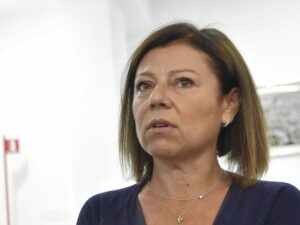 ROMA (ITALPRESS) - Definizione più ampia del concetto dei congiunti, estesa anche a compagni di...