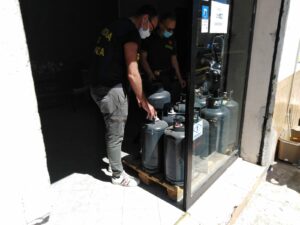 Vendeva bombole GPL senza autorizzazioni. Nel corso di attività di controllo del territorio, le...