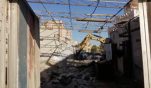 Demolizione immobile. Sono partite questa mattina le operazioni di abbattimento di un immobile...