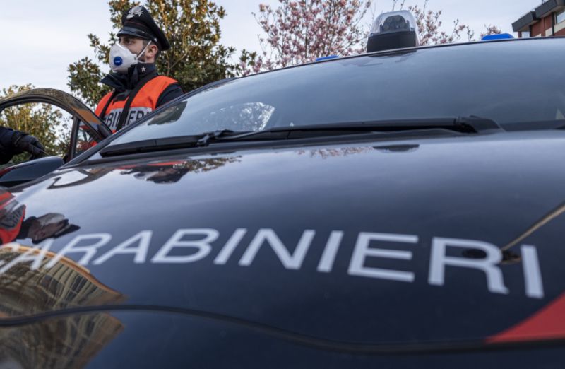 Investe e uccide la sorella perchè gay, arrestato