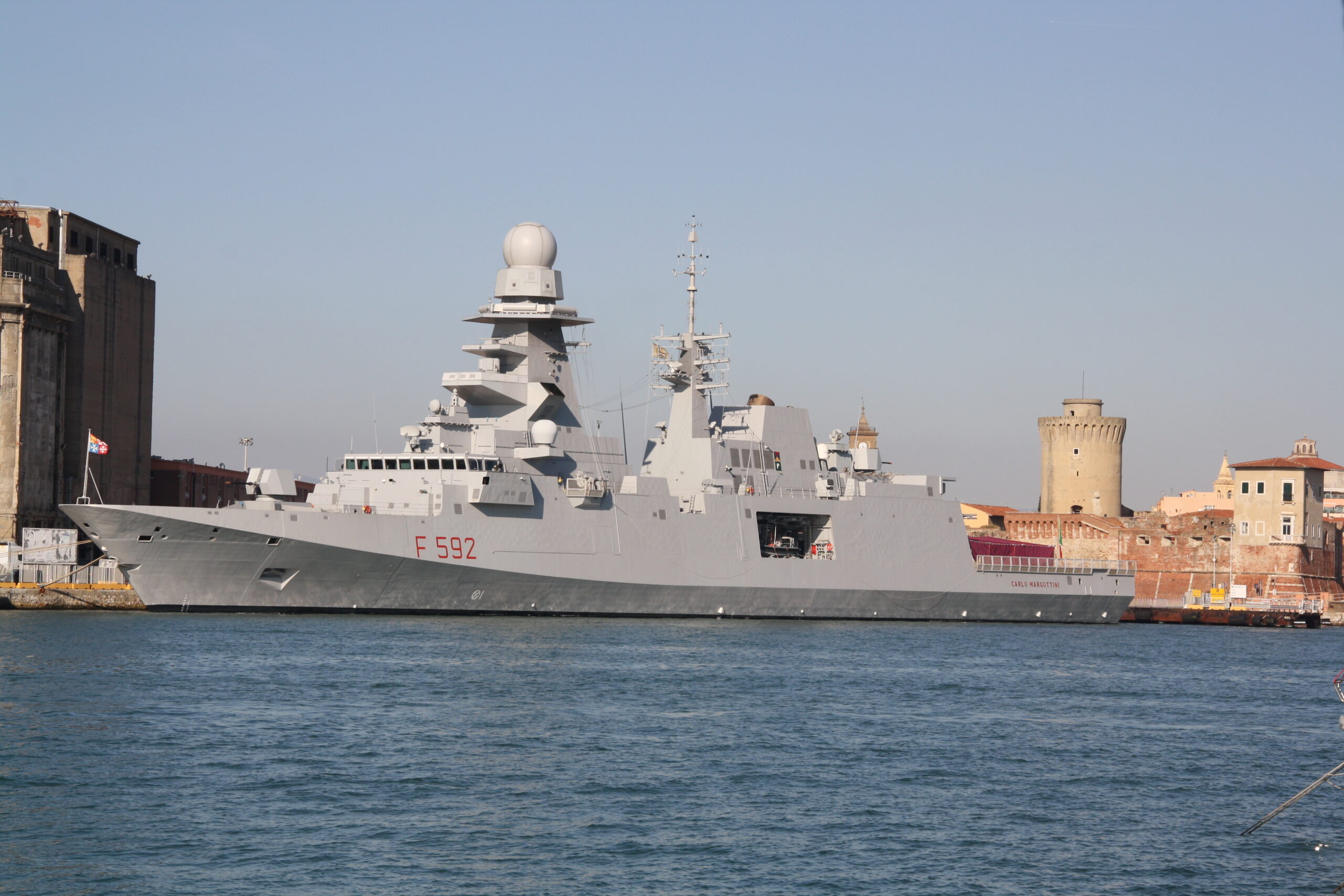 Nave militare con 46 positivi ad Augusta, 4 ricoverati a Siracusa
