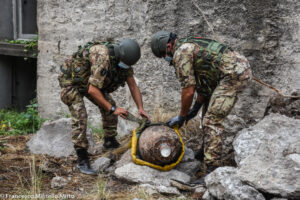 Foto disinnesco bomba palermo