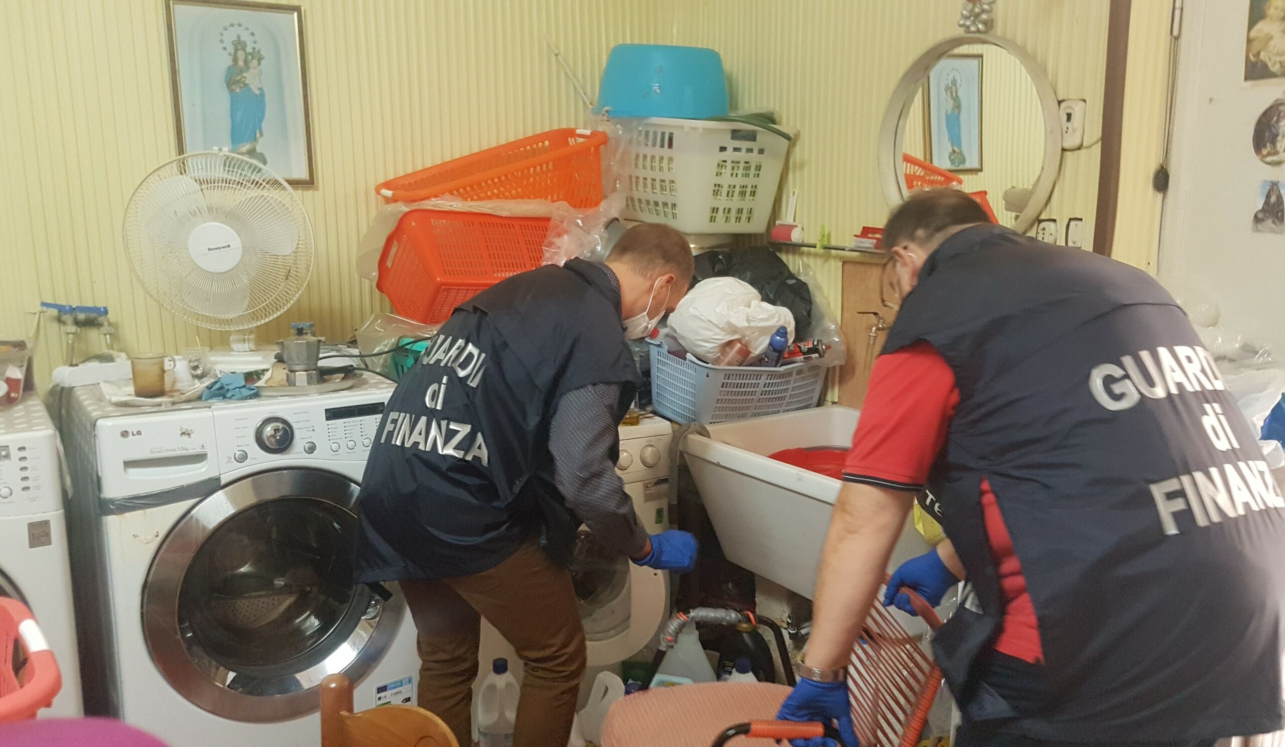 Sequestrata lavanderia abusiva a Borgetto e il marito percepiva il reddito