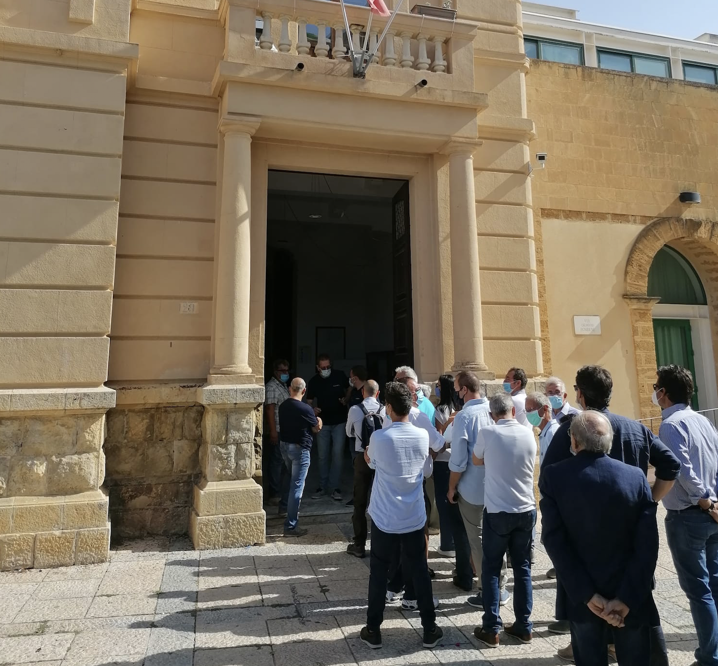 Addio a Diego Planeta, grande folla per l’ultimo saluto