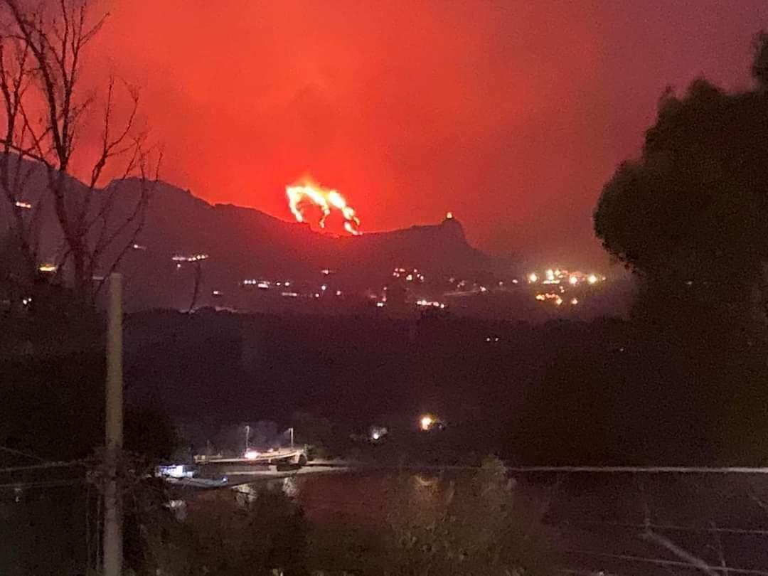 Incendi nel palermitano per il forte vento di scirocco
