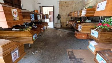 Bare in attesa a Palermo, disposta una “collocazione decorosa”