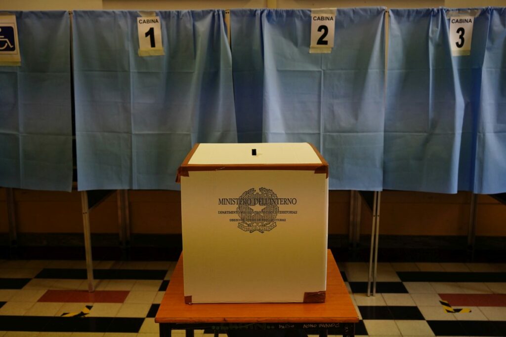 Referendum giustizia, affluenza al 14,9% alle 12 in Italia: in Sicilia si ferma al 10%