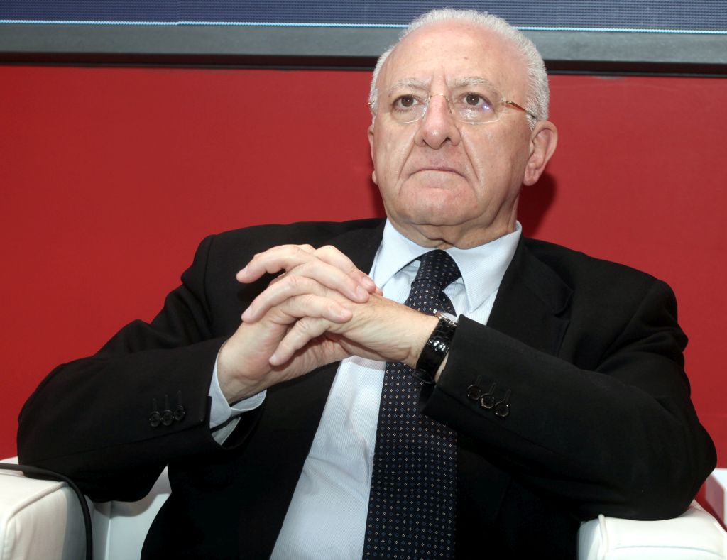 Coronavirus, In Campania coprifuoco alle 23, riaprono elementari”