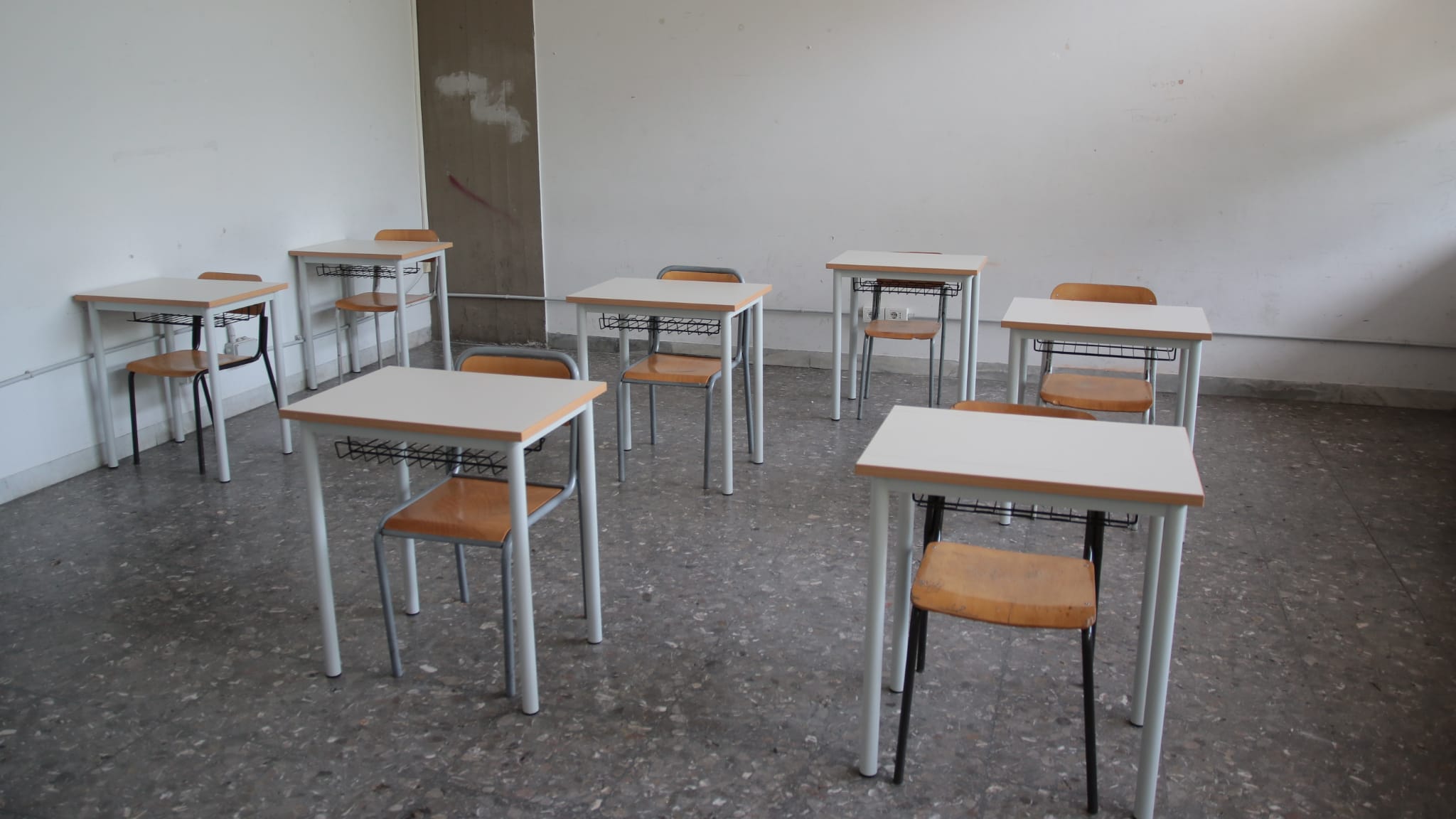 Palermo, consegnati banchi dismessi ad otto associazioni