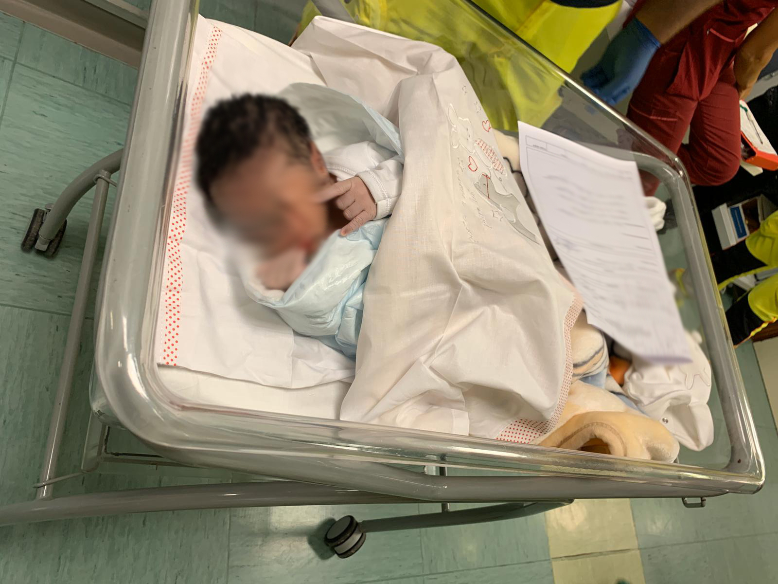 Lieto evento in ambulanza, bimbo nasce tra Floridia e Siracusa