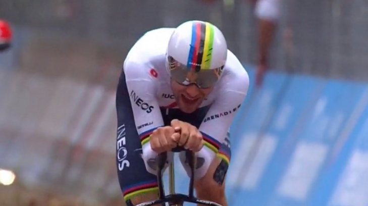 Giro d’Italia, Ganna vola e vince a Palermo: è la prima maglia rosa