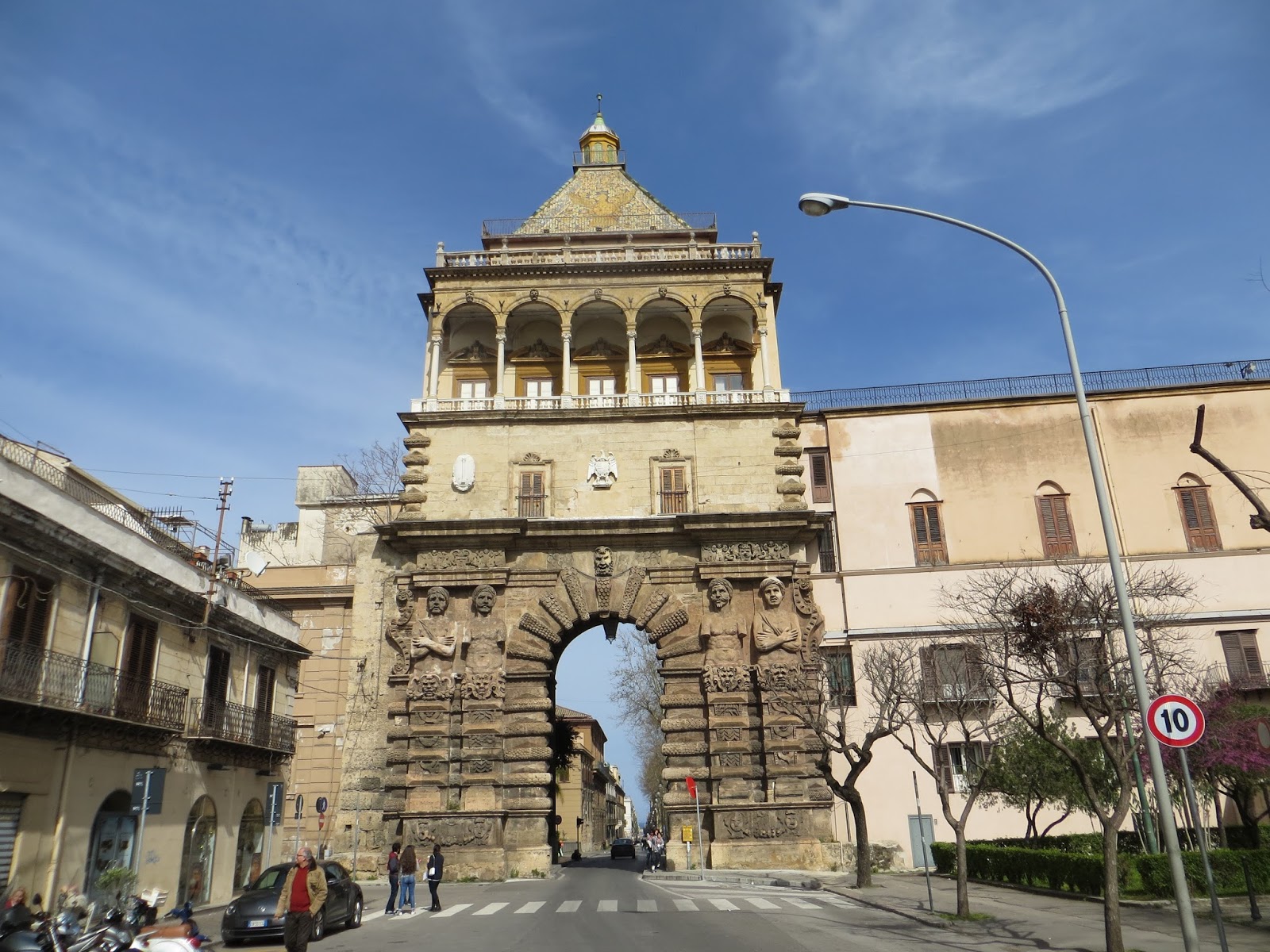Porta Nuova chiusa al transito a Palermo per lavori di restauro
