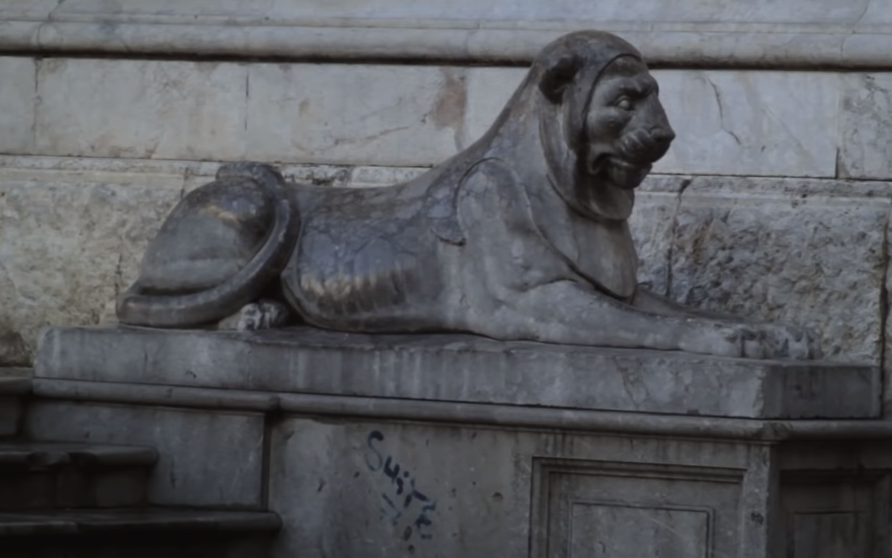 Palermo, al via il restauro del leone vandalizzato di piazza Pretoria