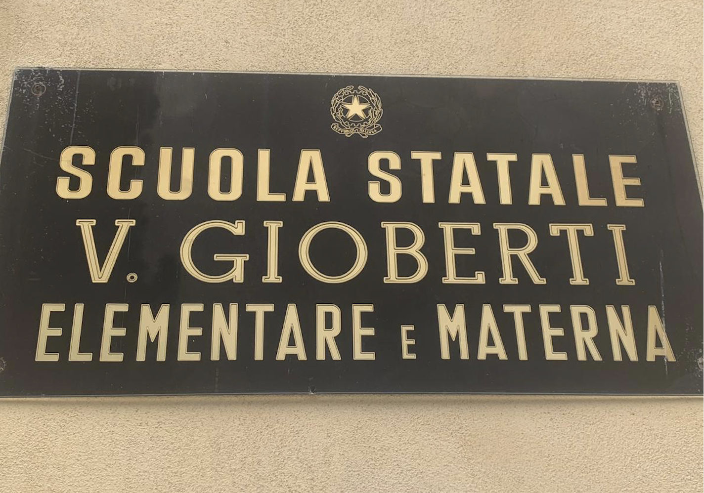 Bimbo positivo alla scuola Gioberti di Palermo, alcune classi a casa