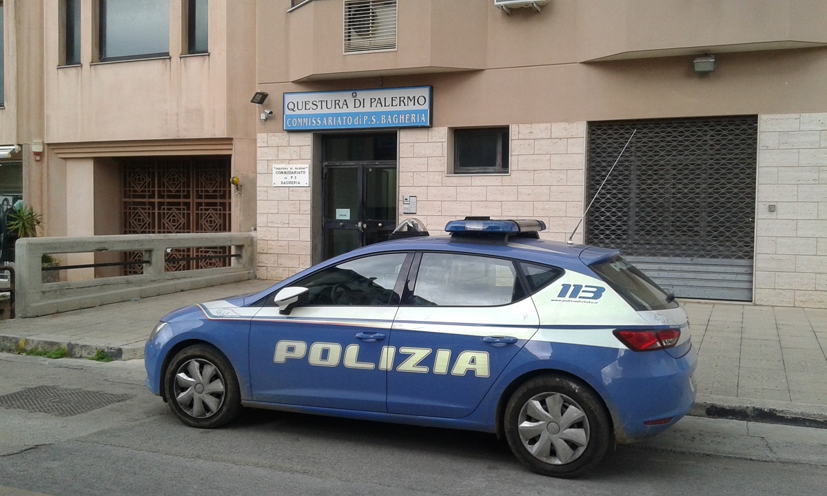 Bagheria, la polizia salva cavalla da maltrattamenti: due fermati