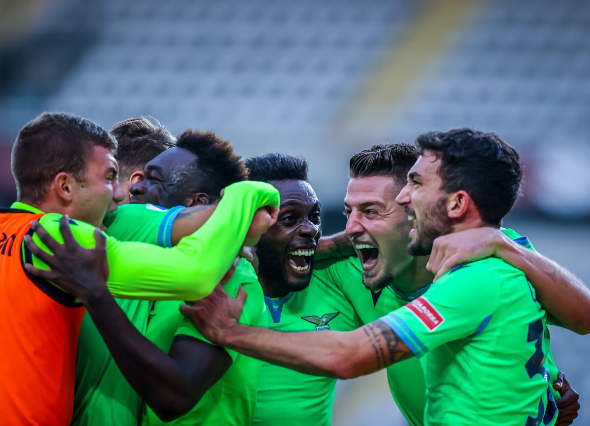 Lazio corsara, ribalta il Torino nel recupero e vince 4-3