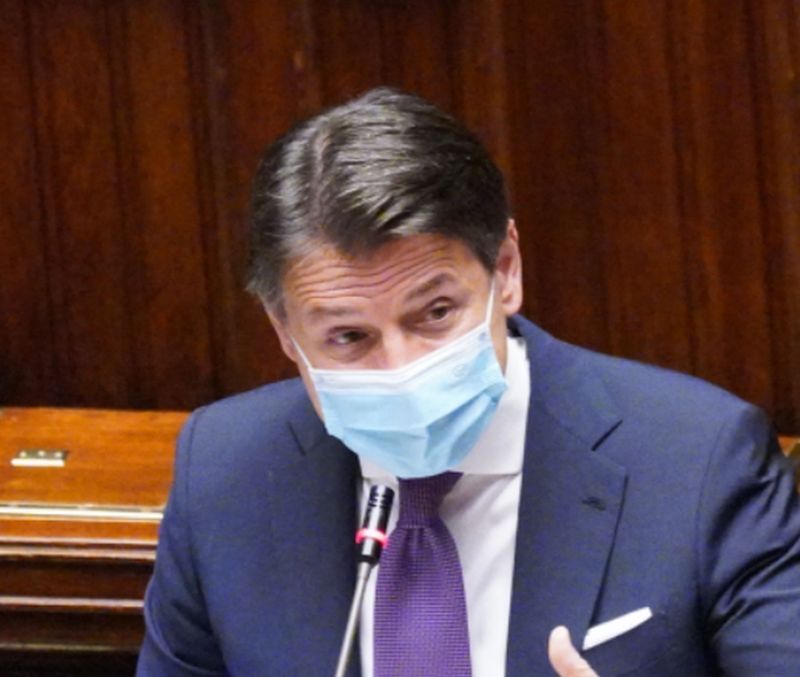 Coronavirus, Conte “Regole differenti per aree, 3 scenari di rischio”