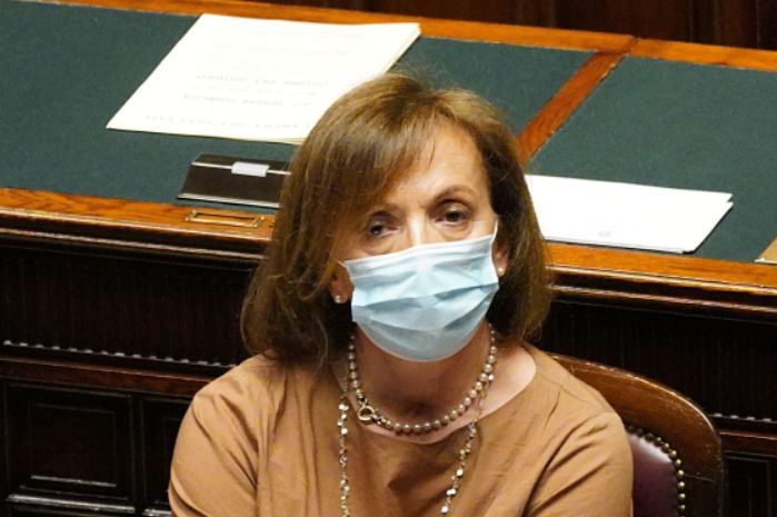 Coronavirus, Zampa “No segregazione per gli anziani, ma responsabilità”