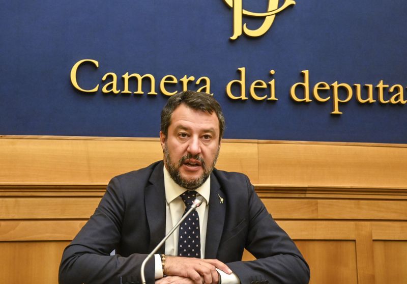 Coronavirus, Salvini “governo indegno, bisogna reagire”